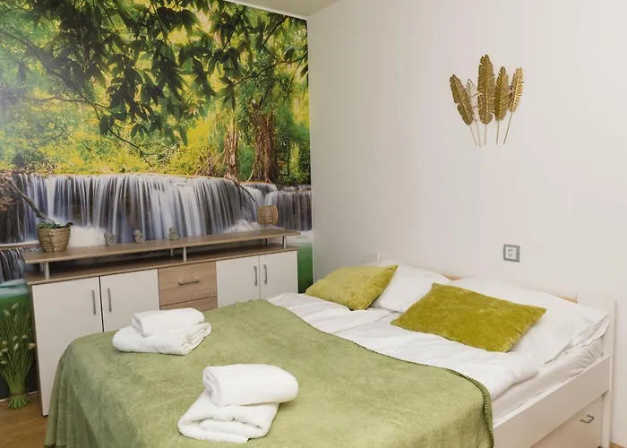 Апартаменти Dream Getaway With Jacuzzi And Pool